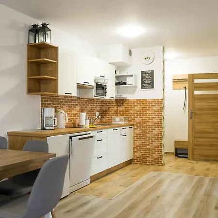 アパート Przestronny Sun Seasons 24 W Szklarskiej Porebie Z Widokiem Na Gory By Renters シクラルスカ・ポレンバ